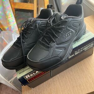 Skechers Relaxed Fit Dighton Bricelyn Work Sneaker
 Size 7 **New**